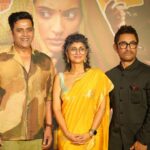 Ravi Kishan Instagram - 2 days to go! Shyam Manohar ke Saath mein dhundenge #LaapataaLadies ko 1st March, aapke nazdeeki cinemas mein @nitanshigoelofficial @pratibha_ranta @ss_this_side @chhaya.kadam.75 @ravikishann #Aamirkhan @raodyness #JyotiDeshpande @aamirkhanproductions @kindlingindia @officialjiostudios @tseries.official @bookmyshowin @pvrpictures @biplabgoswamicinema @snehadesaiofficial @ramsampathofficial @swanandkirkire @prashantpandeyofficial @divynidhisharma @shreyaghoshal @arijitsingh @sukhwindersinghofficial @sonamohapatra @mastercutpictures @antaraclicks @farooquinaved