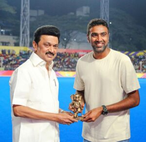 Ravichandran Ashwin Instagram - Had a wonderful time at the #asianchampionstrophy alongside the honourable Chief minister @mkstalin and @udhay_stalin 🙏🤩