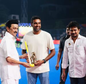 Ravichandran Ashwin Instagram - Had a wonderful time at the #asianchampionstrophy alongside the honourable Chief minister @mkstalin and @udhay_stalin 🙏🤩