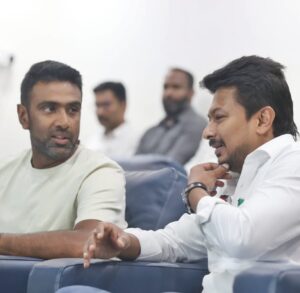 Ravichandran Ashwin Instagram - Had a wonderful time at the #asianchampionstrophy alongside the honourable Chief minister @mkstalin and @udhay_stalin 🙏🤩
