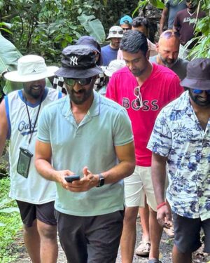Ravichandran Ashwin Instagram - Out and about🤩🤩 @vikramrathourofficial @hariprasadmohan @charlzminz @dilip.tk19 @parasmhambrey213