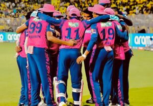 Ravichandran Ashwin Instagram - With Annans 🤗🤗 at Chepauk after a great game last night…
A superb team victory 💖👌🏽