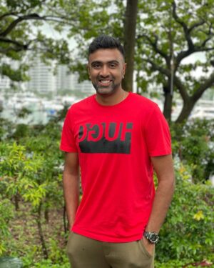 Ravichandran Ashwin Instagram - Sign off Singapore👋👋👋. 😎😎😎 @venk87 @vivyeeeee