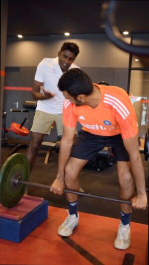 Ravichandran Ashwin Instagram - When you dance to your trainers tunes😂😂😂. @atrajamaniprabhu is hilarious🤣🤣