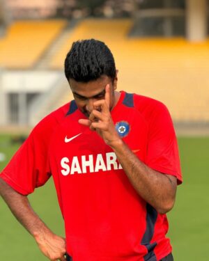 Ravichandran Ashwin Instagram - How many fans for an age old jersey?
This is my favourite dating back to the 2011 World Cup.
#cricket #throwback