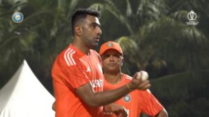 Ravichandran Ashwin Instagram - Chennai 📍
Chepauk 🏟️
Cricket 🏏

This is R Ashwin’s very own homecoming 😃👌

#TeamIndia | #CWC23 | @rashwin99