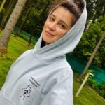 Ravshana Kurkova Instagram - …Из крохотных мгновений соткан дождь. Течет с небес вода обыкновенная. И ты, порой, почти полжизни ждешь, когда оно придет, твое мгновение… ❤️ (Р. Рождественский)