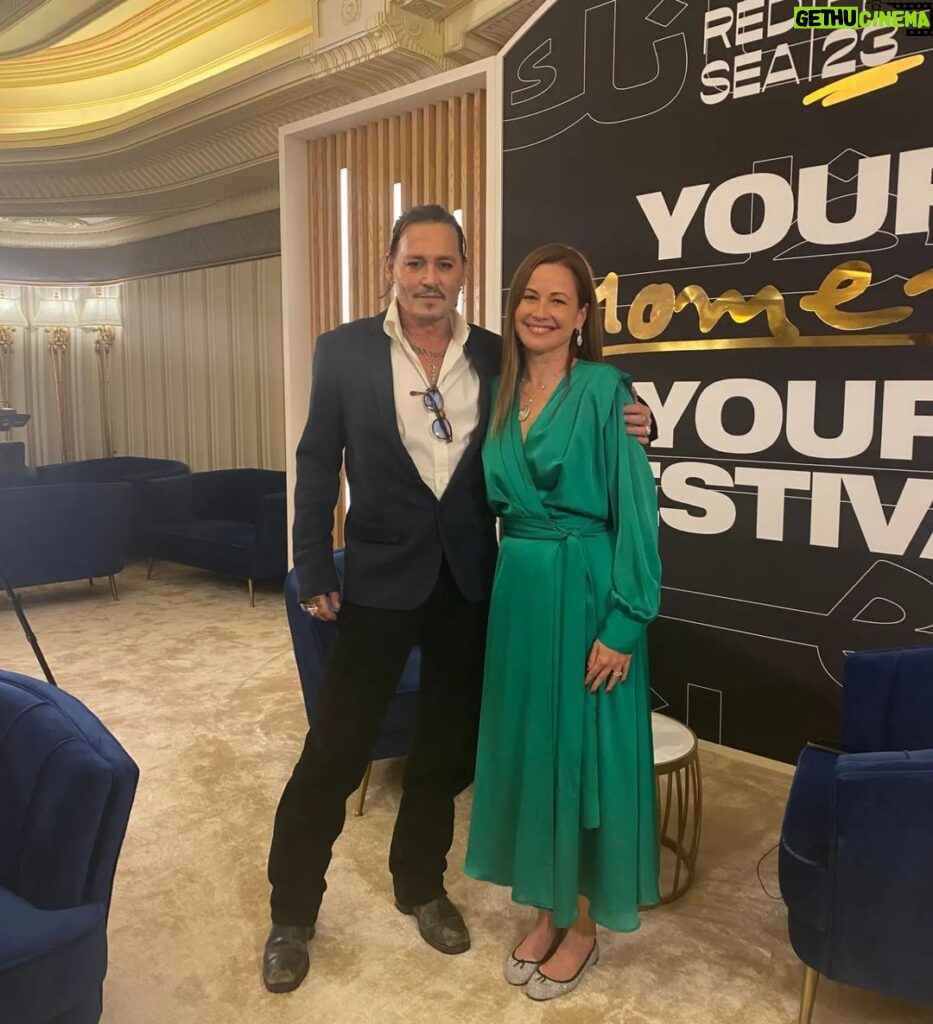 Raya Abirached Instagram - A memorable chat with Johnny today @johnnydepp @redseafilm @mbc2insta #YourStoryYourFestival #ScoopWithRaya Jeddah, Saudi Arabia