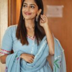 Reba Monica John Instagram - Samajavaragamana Ahvaana Yaatra - had the opportunity to visit the Annavaram temple, interact with super energetic college kids and the press! Super hectic yet successful day. Samajavaragamana in theatres from June 29th ✨ Hair @prakash_kasara 📸 @akash.manda 💄 yours truly #samajavaragamana #june29th #debutante #telugucinema #needyourlove #putmyheartinit #fingerscrossed