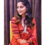 Reba Monica John Instagram - Dressed in ethnic Rust for Samajavaragamana, releasing tomorrow! 🤩 June 29th Been hearing amazing reviews for our premiere shows, so grab your tickets and don’t miss it in theatres near you 💥 Hair @prakash_kasara Pictures @akash.manda #june29 #samajavaragamana #telugucinema #debutante #cantkeepcalm #savethedate Hyderabad