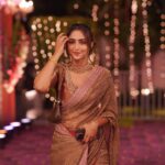 Reba Monica John Instagram - Spent a beautiful and memorable night at the Navratri celebrations hosted by the Kalyan Family ✨🌼 the humility and warmth they exude is inexplicable and I’m grateful to have been part of this wonderful family in the smallest way possible. Also, met some lovely people. The smiles say it all 🫶 Styled by @manogna_gollapudi Jewellery @kalyanjewellers_official HMU yours truly ( that’s why so messy ) #indianfestival #navratri #kalyanjewellers #sareelove #beautifulevening #indianwear