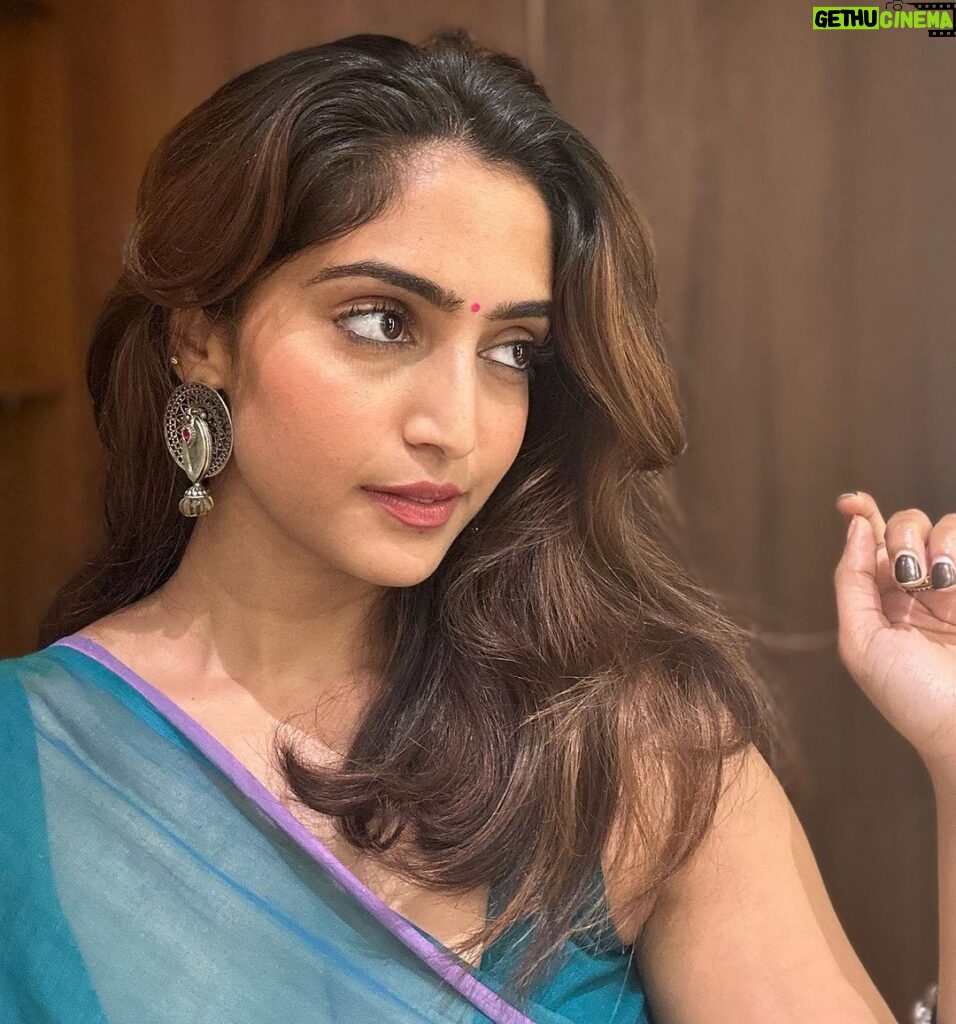 Reba Monica John Instagram - In my soft era 🦋✨ @studiogulabiindia thank you for the most stunning earrings! 🥹 #sareelove #everlasting #comfortzone #explorepage✨ #softaesthetic