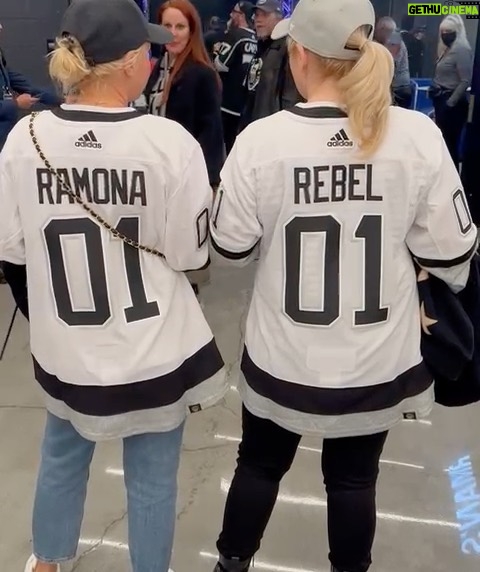 Rebel Wilson Instagram - LA KINGS. PLAYOFFS. THE BEST! 🖤🤍🖤 Thanks @daveophilly 🤍🖤🤍🏒 🏒🏒🏒🏒🏒🏒@lakings