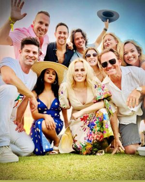 Rebel Wilson Instagram - I’ve been out in the fields all day…the polo fields! So amazing to be celebrating Polo Pride with these prize ponies to support @itgetsbetter 🐎@worldpolopride @eaupalmbeach @seminolecasinocococreek @wellingtonequestrianrealty @santaritapolo @casablancapolo 📸: @markhapka 👗: @zimmermann