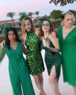 Rebel Wilson Instagram - Bellas Be Balling 💚 📸: @markhapka @marcganzi #EmeraldCity @worldpolopride
