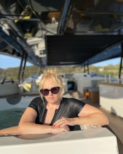 Rebel Wilson Instagram - Working really hard has meant that, coz of all the stress, I’ve gained 14kg’s (30 pounds)! It makes me feel bad about myself…it shouldn’t…but it does. I’m really proud of the work I’ve been doing on new movies and my memoir, it’s just been a LOT and I’ve lost focus on my healthy lifestyle. Anyone else going through the same thing? (Update: I woke up this morning and read all your comments - they bring a tear to my eye. Thanks everyone! 🩷)