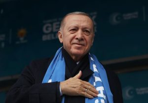 Recep Tayyip Erdoğan Instagram - Gönlümün bahçesinde daima birinci gelen, ana yurdum, baba ocağım, sevdasını göğsümde taşımaktan iftihar ettiğim Rize… Teşekkürler Rize! 🇹🇷