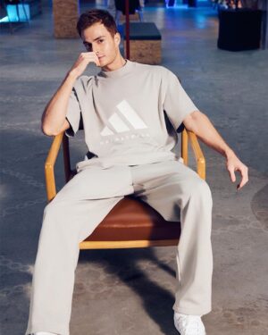 Recep Usta Instagram - #işbirliği - Dön önce başladığın yere,
Sonra daime ileriye..
Hatırla seni neyin ateşlediğini
Her zaman
Tutkunu hatırla
@adidas.turkiye @houseofsuperstep @midsolemag