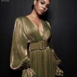 Regina Hall Instagram – @mikeruizone you really are an artist. Had the most fun on this shoot. Thank you @lofficielau 

Photography, creative direction, production: @mikeruizone 
editor in chief: @dimitrivorontsov 
stylist: @scotlouie 
hair: @shornelll 
makeup: @lewinadavid 
photo assistant: @ozzie__g__