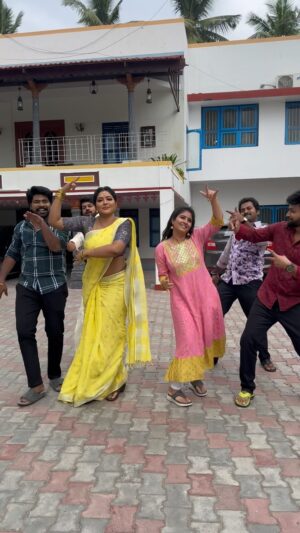 Reshma Pasupuleti Instagram - Mahasangamam attrocities😎🤙 BL❤️PS

#pandianstores #bakyalakshmiserial #vijaytvserial #vijaytelevision #baakiyalakshmi_serial #pandianstoresserial #mahasangamam #reshmapasupuleti #vjkathir #trendingreels #viralreels #instalike #likit #insta #instagood #sunday #sundayfeels #happy #jolly #fun #crazy #cringe