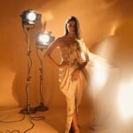 Rhea Kapoor Instagram – 😇 @aliaabhatt 😇 in @anamikakhanna.in custom couture and @birdhichand jewels tonight for @filmfare 
Glam @puneetbsaini 
Hair @flavienheldt 
Assisted @sanyakapoor @junni.khyriem 
Photo @_psudo_