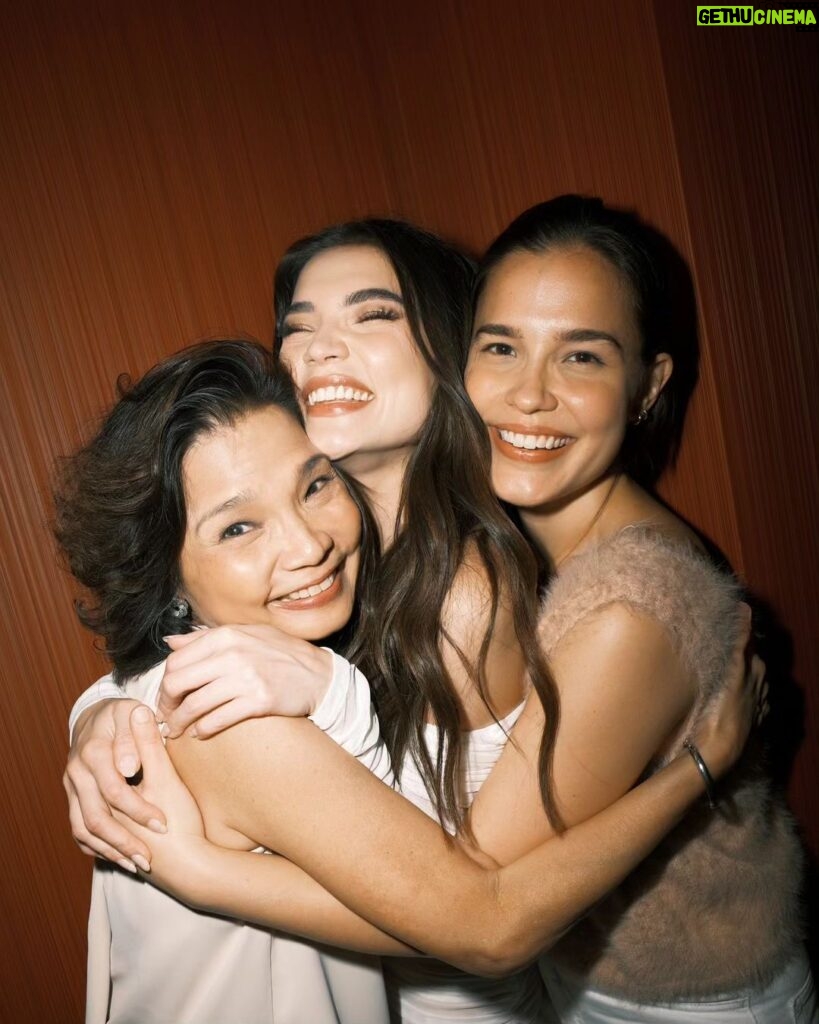 Rhian Ramos Instagram - Oh hey, glad you made it 🎉 Surrounded by love on my 33rd birthday 🤍 Thank you for these priceless memories 🥰 ‎ ‎ ‎ ‎ ‎ ‎ ‎ ‎ ‎ ‎ ‎ ‎ ‎ ‎ 📸 @meetkeso