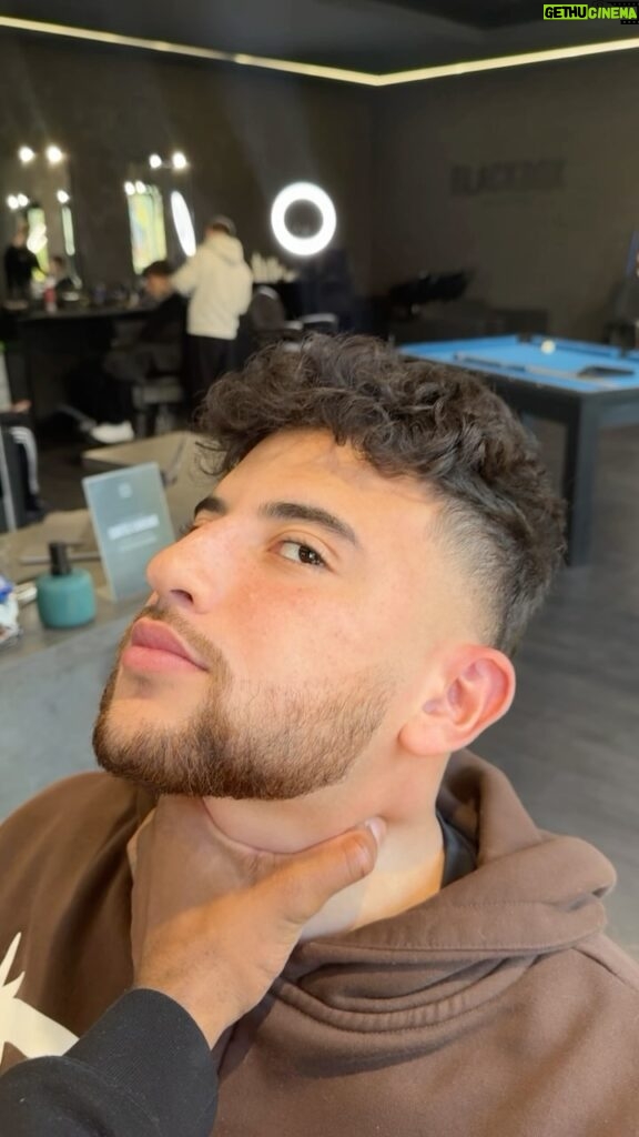 Riadh Belaïche Instagram - Nouvelle coupe la miff vous validez ? 💇‍♂️💈 Note sur 10 mon dégradé 👀