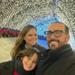 Ricardo Margaleff Instagram - Amar no es mirarse el uno al otro, es mirarse juntos a la misma dirección. #Margaleff #Familia #Mylove #felicidad Navidalia CDMX