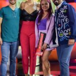 Ricardo Margaleff Instagram - APUESTA 🤩 Un cambio de último momento hará que alguien se tenga que depilar la nariz. #CuálEsElBueno