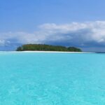 Riccardo Dose Instagram - IO NON HO NEMMENO UNA CASA DI MIA PROPRIETÀ, BILL GATES INVECE È IL PROPRIETARIO DI QUEST’ISOLA. MI SENTO TROPPO POVERO. Mnemba Island