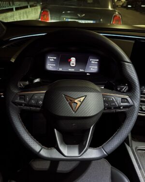 Riccardo Dose Instagram - Sono troppo emozionato e felice di farvi vedere la mia nuova auto.
Dopo 10 anni in cui la mia amata Toyota Aygo mi ha portato in qualsiasi parte d’Italia, era giunto il momento di cambiarla. 

Sono veramente contento di essermi tolto questa piccola soddisfazione

Fatemi sapere che cosa ne pensate amici ❤️