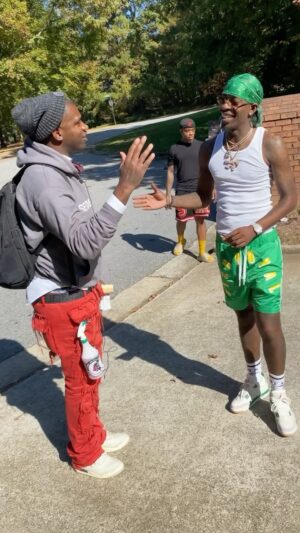 Rich Homie Quan Instagram - Ran into my brother @richhomiequan and them stains had me feeling some Typa Way 🤦🏾‍♂️😂🤷🏾‍♂️

🎥By:@b.f.n_bookie
