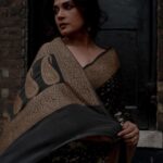 Richa Chadha Instagram - Same set…❣️ Sari @shantibanaras Jacket - vintage, picked up in Detroit HMU @harryrajput64 Styled by @anishagandhi3 @rochelledsa Drinks enjoyment @deepakvijayrathod Drinks provider @sinbadphgura Photographer @sinbadphgura Always fun making art with friends…❣️