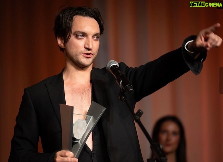 Richard Harmon Instagram - Thanks to @leoawardsbc for another fantastic year of catching up with a lot of people I’d wish to see more often.