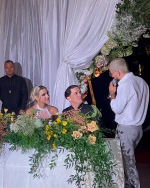 Ricky Montaner Instagram - Se casaron unos amigos del corazón. Los amamos. 🤍🤍♾️