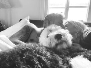 Ricky Montaner Instagram - 🏡👫🏼🐶