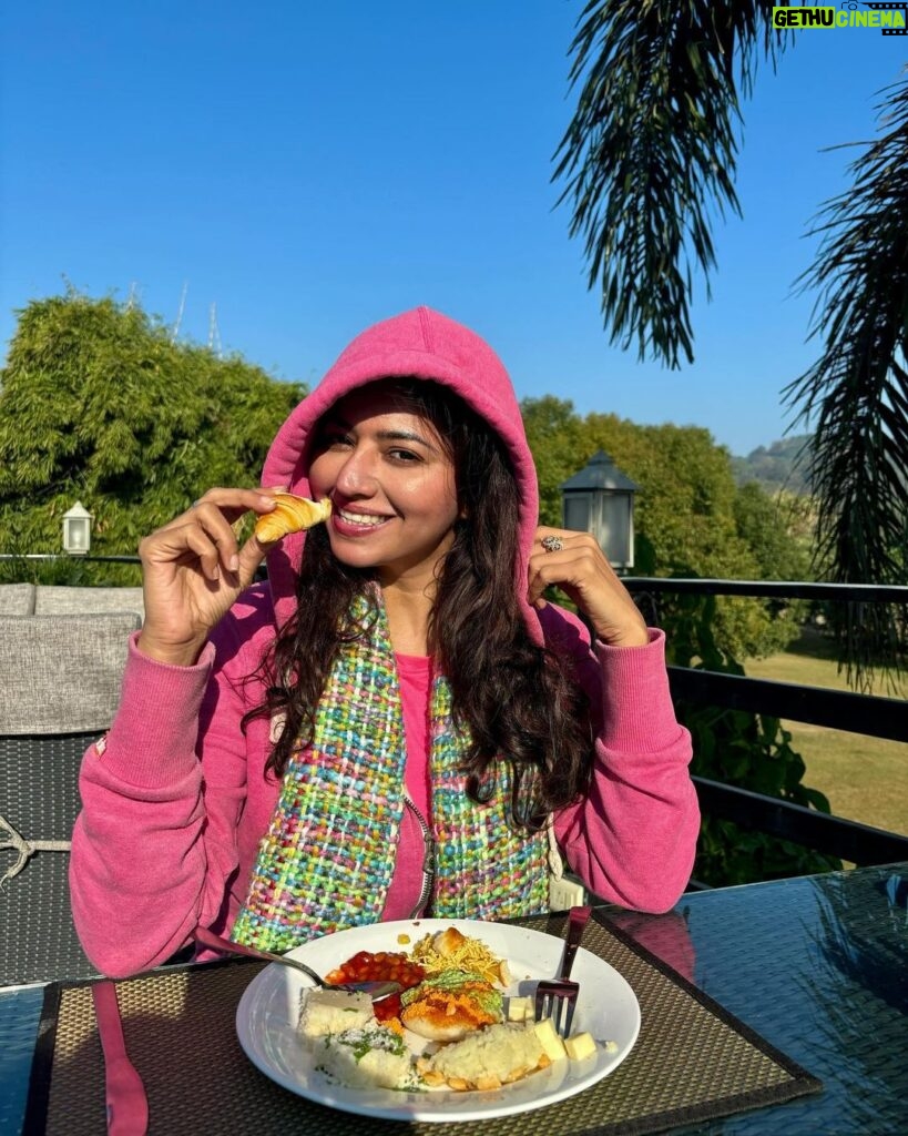 Ridheema Tiwari Instagram - Basking in Morning Hues of Serenity 🫶 @thegoldentusk 📸 : @jaskaransinghgandhi Managed by : @matsya_media PR : @pr365_pr #thegoldentusk #neveradullmoment The Golden Tusk, Jim Corbett National Park