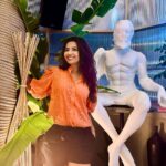 Ridheema Tiwari Instagram - Just Soooo Boujee 🔆🔆🔆 Wearing : @howwhenwearclothing Chilling @axolounge #luxury #lifestyle #mediterraneanfood #indianactress #ridhiematiwari #lastnightsdinner #midweekmadness