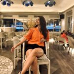 Ridheema Tiwari Instagram - Just Soooo Boujee 🔆🔆🔆 Wearing : @howwhenwearclothing Chilling @axolounge #luxury #lifestyle #mediterraneanfood #indianactress #ridhiematiwari #lastnightsdinner #midweekmadness
