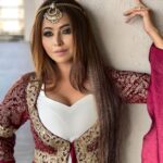 Ridheema Tiwari Instagram - Rose in a DESERT Vibe 🌹 Created by one & only : @anusoru 💋 #photodump #friyay #ridhiematiwari Mumbai, Maharashtra