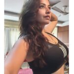 Ridheema Tiwari Instagram - Dripping in self-love and sexiness 🧿 #morningpeeps #ridhiematiwarihot Mumbai, Maharashtra