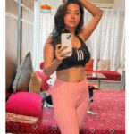Ridheema Tiwari Instagram - Dripping in self-love and sexiness 🧿 #morningpeeps #ridhiematiwarihot Mumbai, Maharashtra