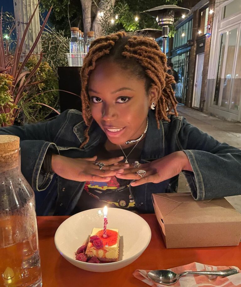 Riele Downs Instagram - i don’t necessarily love getting older, but i sure do love cake :)