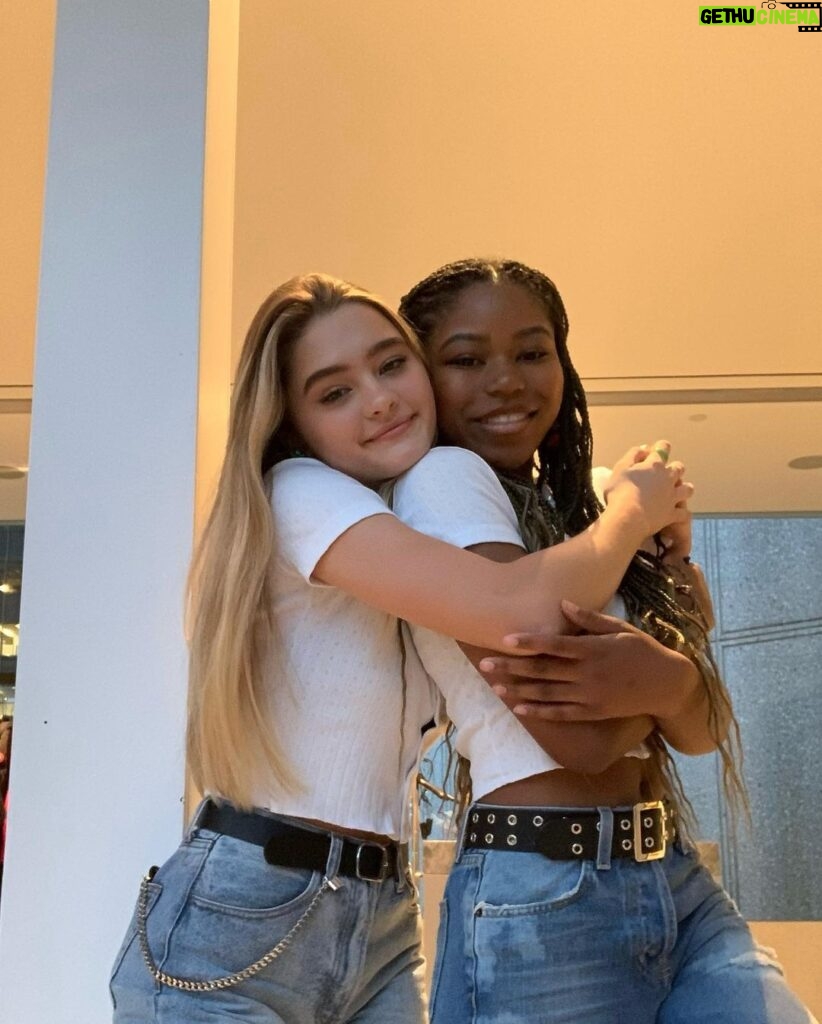 Riele Downs Instagram - HAPPY 18TH to the baddest! @lizzy_greene 🐎💃🏾🎂 you’re literally one of the best people i know and i’m so grateful to i get to call you my friend. muahahaa now ur stuck in adulthood with me - welcome mate 😈 fr tho, you’re my homie for life. love you ♥️
