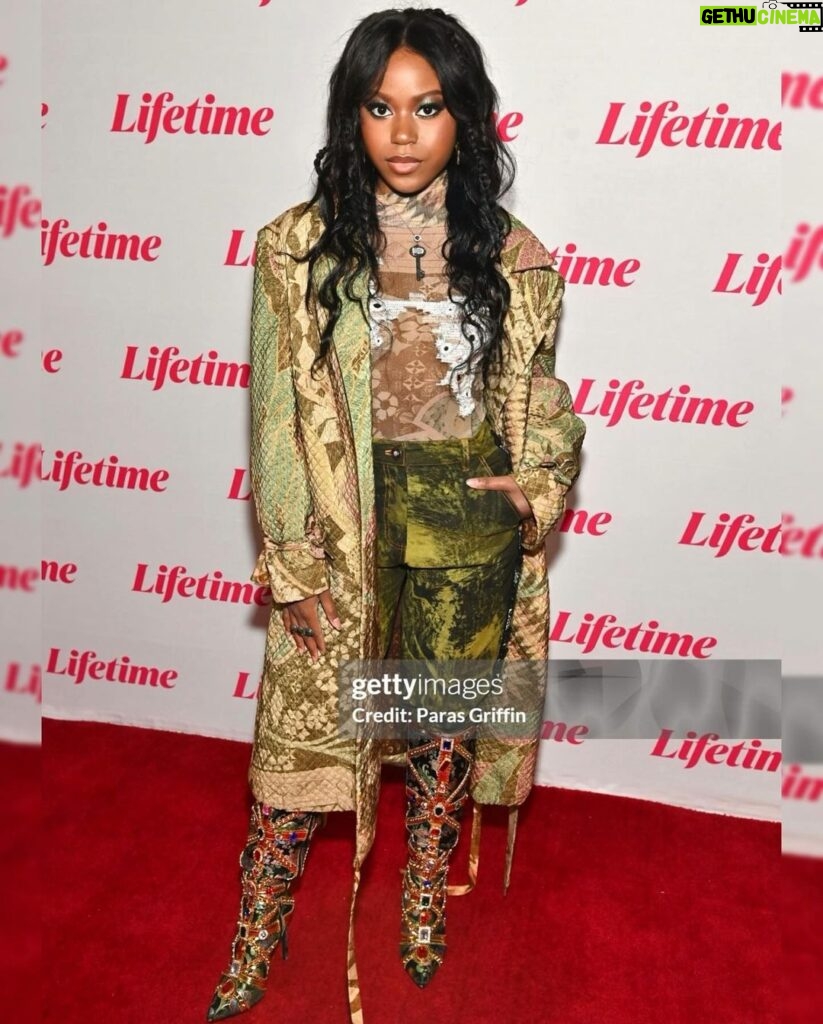 Riele Downs Instagram - 🦎⛷️ makeup : @paintedbyjeremy hair : @derekjhair outfit : styled by me, pieces from @cldstyle - thank u for hooking me up ! #abductedoffthestreet the carlesha gaither story, on again tonight at 10pm EST @lifetimetv or stream on @amazonstudios 🫶🏾 Atlanta, Georgia
