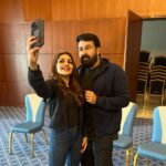 Rimi Tomy Instagram - Caption ഒന്നും കിട്ടണിലാ 😃😎🤔🤔🤔 ലാലേട്ടാ 🥰😍😍 ഇ വിളിയിൽ എല്ലാം ഉണ്ട് 🙏🥰നമ്മുടെ സ്വന്തം ലാലേട്ടൻ MOLLYWOOD MAGIC VENUE STADIUM 974-DOHA 7 pm Doha#show #musician #music #movie #rehersal time#producers association show today 7 pm @nineone_events @qatar 🎬 pic @m.s.nadirshah