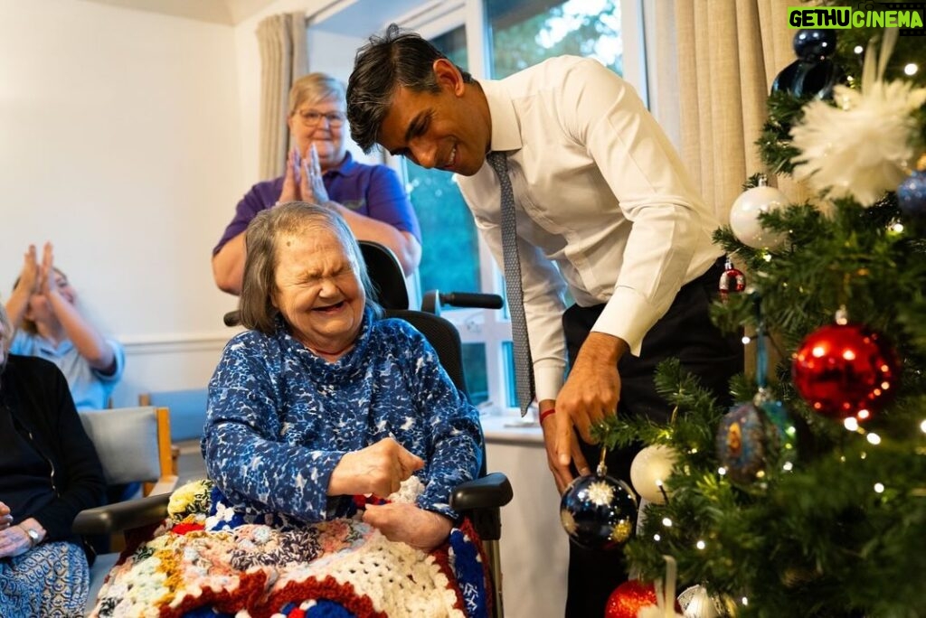 Rishi Sunak Instagram - Kickstarting Christmas back in my constituency 🎄 Spent yesterday helping local people across town get ready for the holidays. I got a lot of feedback on @jeremyhuntmp’s autumn statement. There’s nothing like tax cuts and pension boosts to bring in Christmas early! Richmond, North Yorkshire