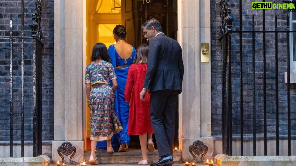 Rishi Sunak Instagram - A special moment for me to be celebrating Diwali with my family on the steps of No.10. Happy Diwali to everyone celebrating here in the UK and around the world!