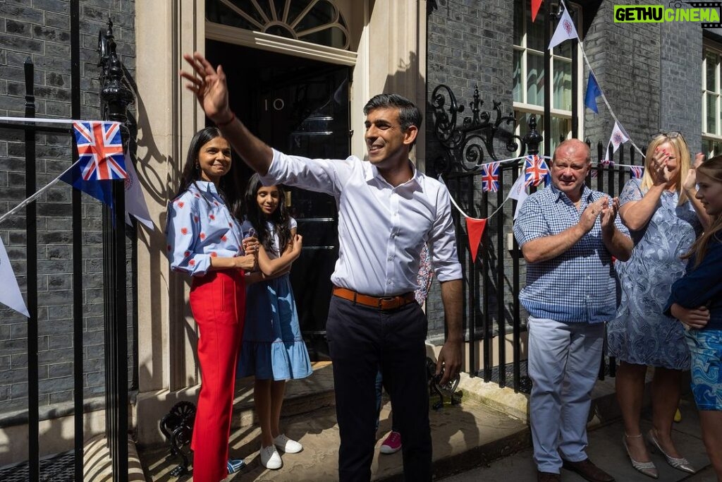 Rishi Sunak Instagram - Together we can achieve incredible things. It’s been one year since I became Prime Minister. I’m proud of the work we’ve done, but I won’t stop working, day in, day out to get the job done. Click my link in bio for the progress we’ve made this year.