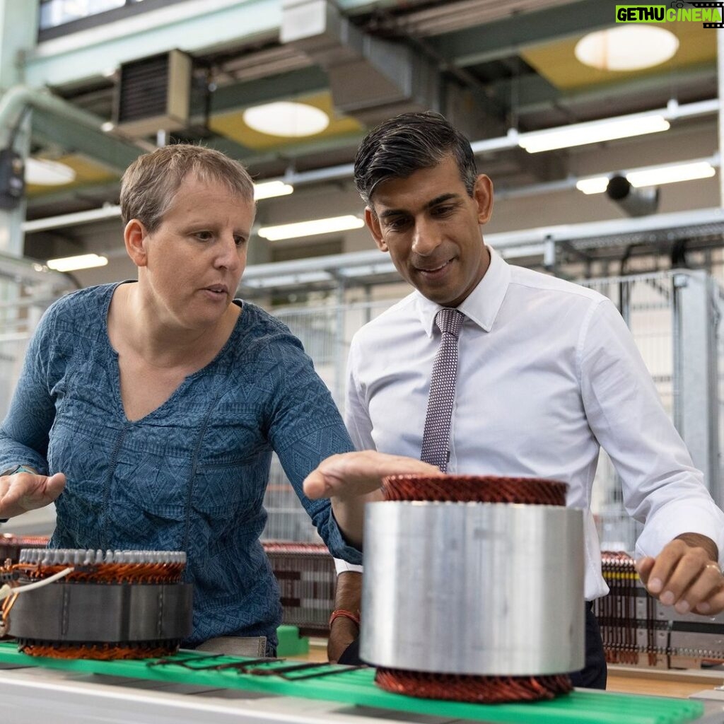 Rishi Sunak Instagram - Today is a massive day for British science. After months of negotiations, we’re joining Horizon Europe. The deal we’ve agreed means: 🇬🇧 Better value for British taxpayers. We won’t pay for the time the UK was excluded from the programme and we’ll be able to get money back if UK scientists receive much less money than the UK puts in – not the case under our original terms of association. 📈 We'll grow the economy by giving UK scientists access to the world’s largest research and innovation programme. ✍️ UK scientists can start applying to Horizon today. It was great to discuss the opportunities the programme will bring with researchers @uniofwarwick today. University of Warwick